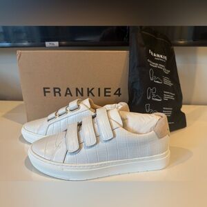 FRANKiE4 Archer White Croc Emboss Sneakers Size 7 NWT Arch Support